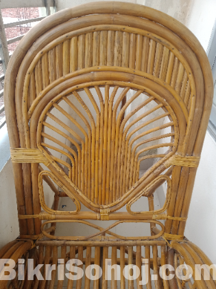 একটি বেতের রকিং চেয়ার